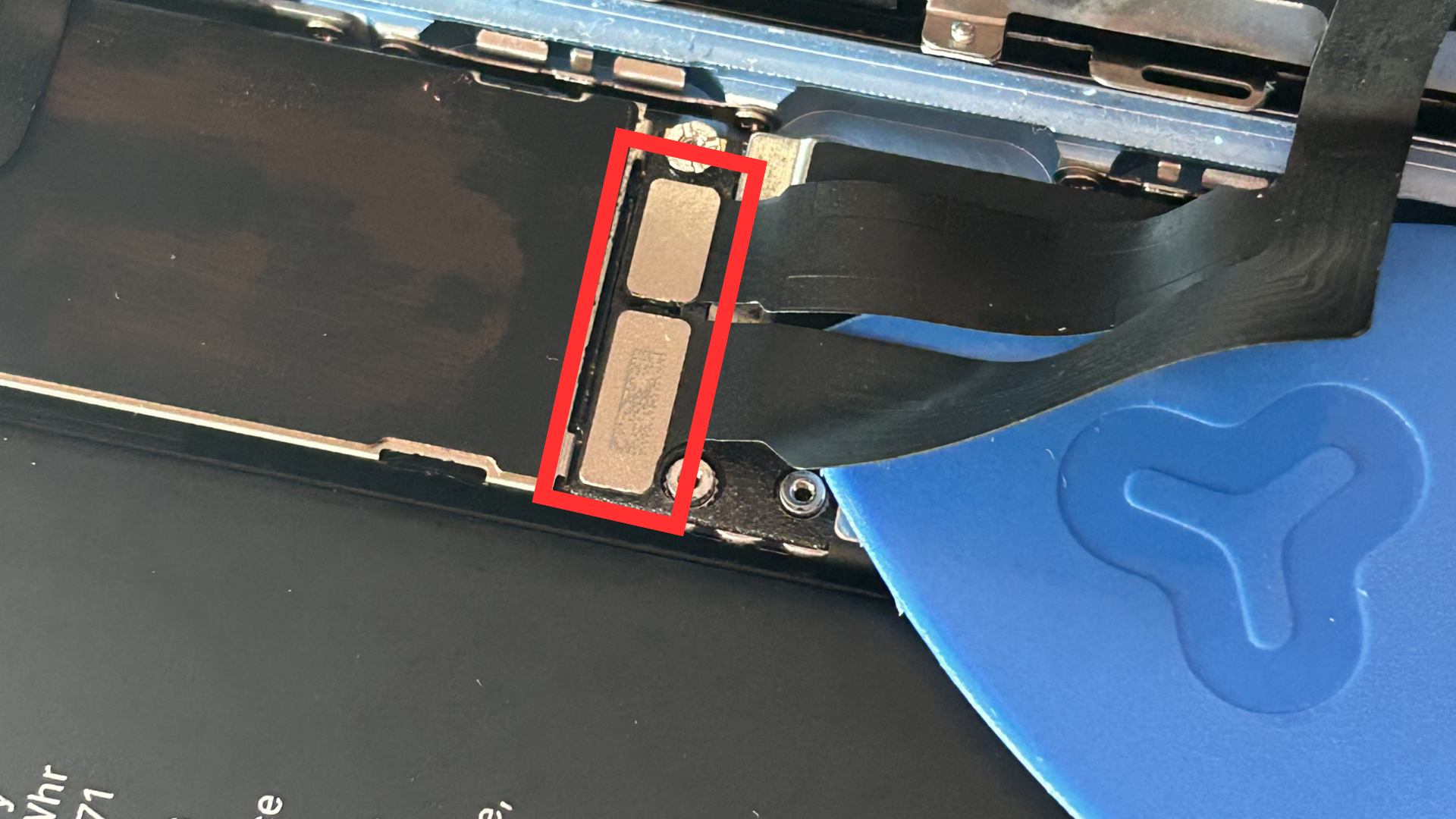 Close-up of the display and touch connectors