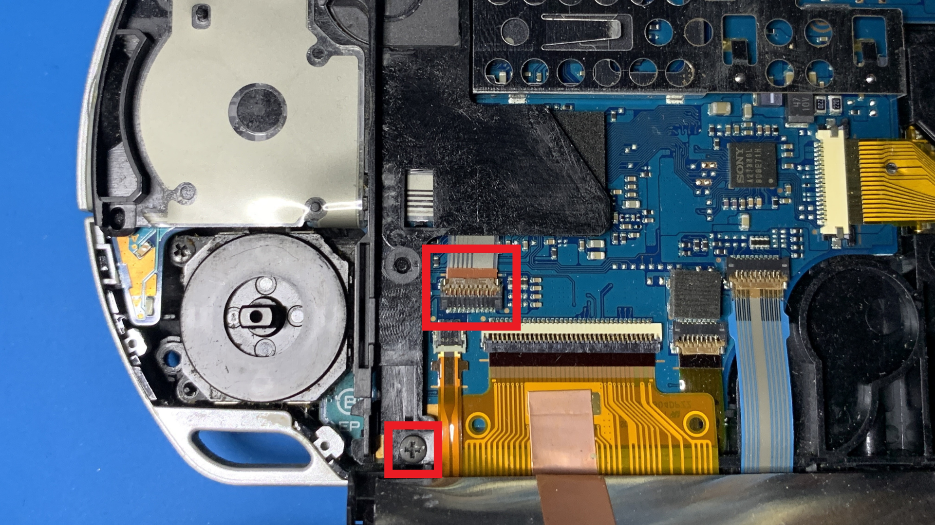 Connector for the PSP 2000 D-Pad ribbon cable